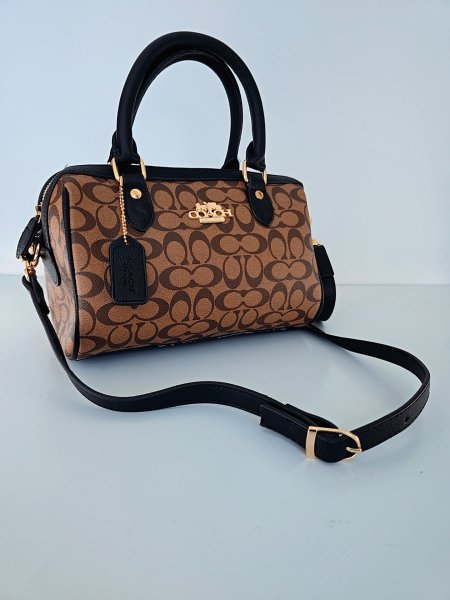 شنطة ماركة COACH