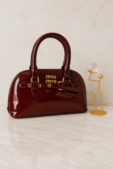 شنطة ماركة miu miu برغندي