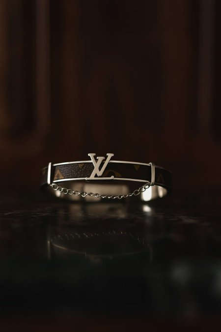 اسوارة ماركة Lv ايطالي