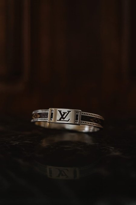 اسوارة ماركة Lv ايطالي