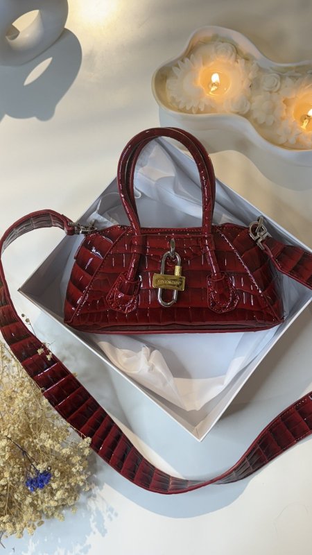 احمر (خمري)