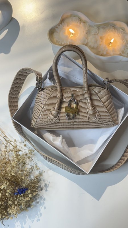 شنطة - Givenchy ماستر كواليتي / شامل علبة الشركة